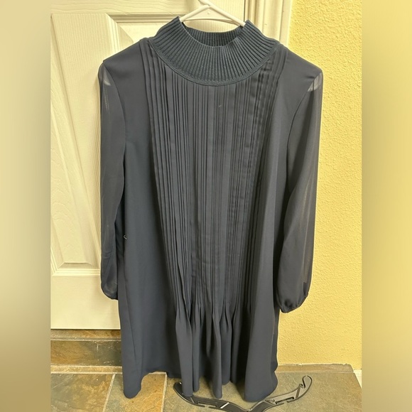 Club Monaco Dresses & Skirts - Club Monaco mini dress- size 10